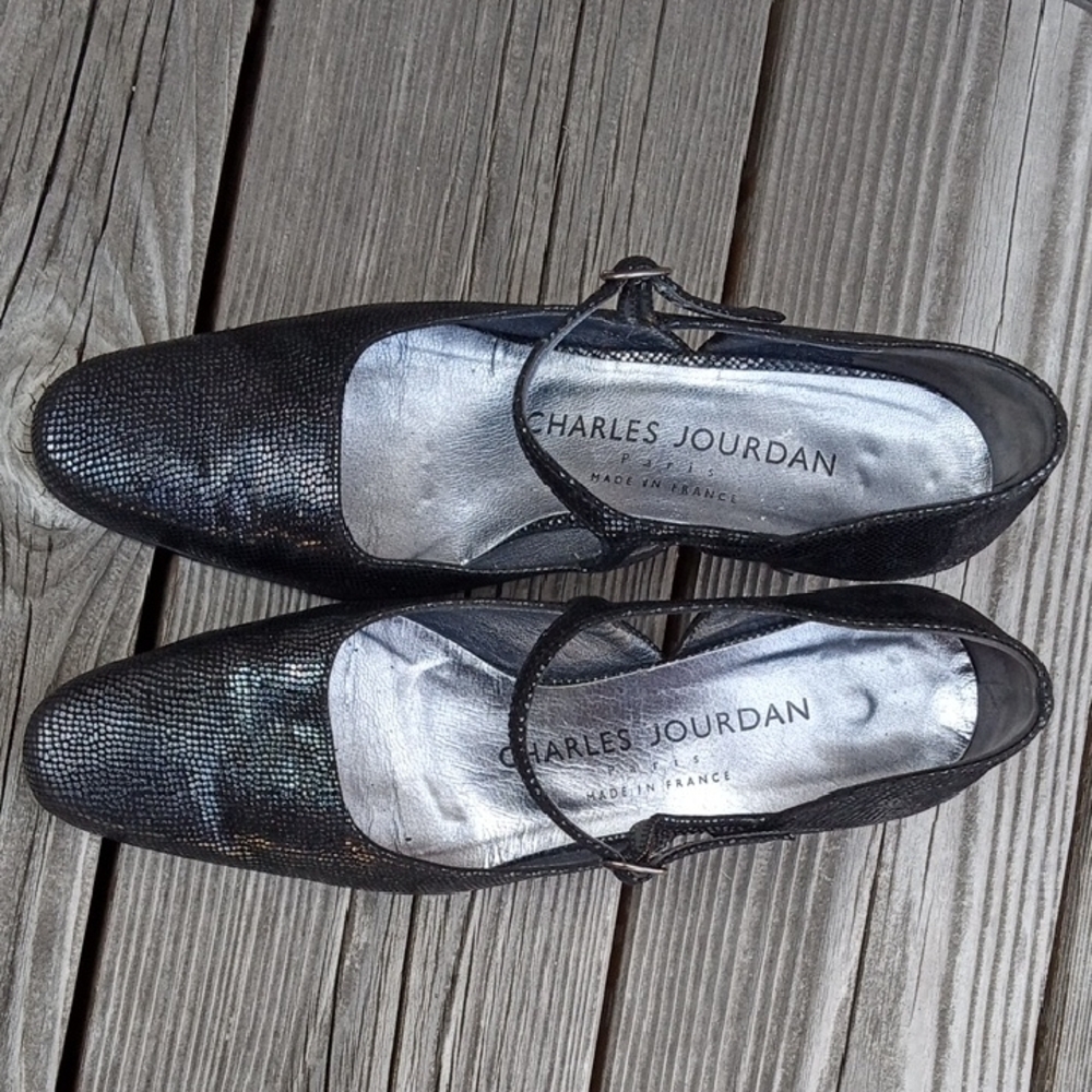 Charles Jourdan Textured Black Leather Heels